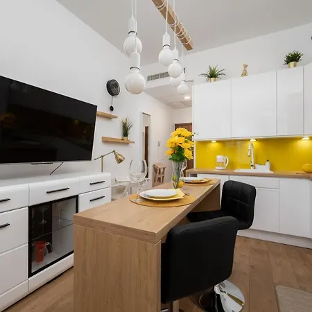 Marina Na Grobli By Renters Wroclaw